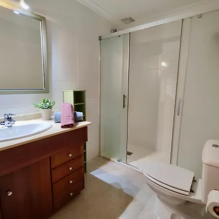 Spacious Close To The Appartement *