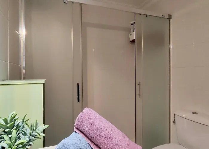 Spacious Close To The Apartment